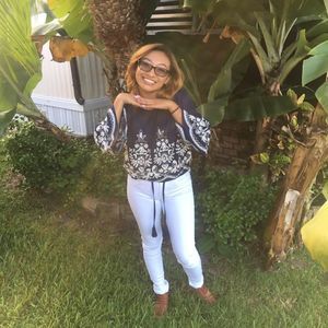 Meet your Posher, Adriana